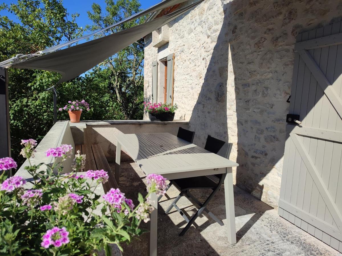 A Deux Pas De St Cirq Lapopie , Des Murets De L'isa Holiday home Esclauzels